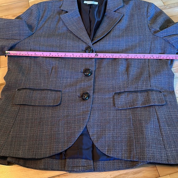 Dress Barn Plaid Blazer - Picture 3 of 9